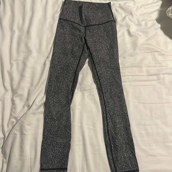 Lululemon leggings - Picture 1 of 2